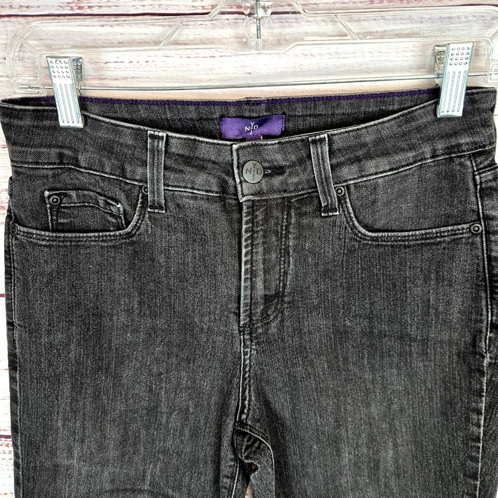 NYDJ Black Cuffed Crop Jeans Size 2 Lift Tuck Stretch Outdoor Basic Casual Party